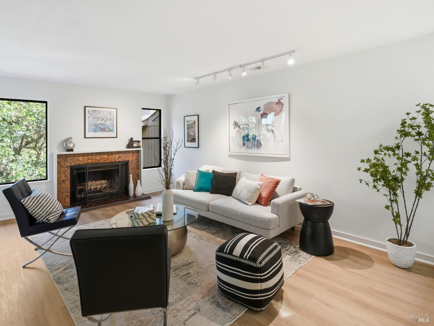 Property Photo: 23 Oakcrest Drive CA 94903