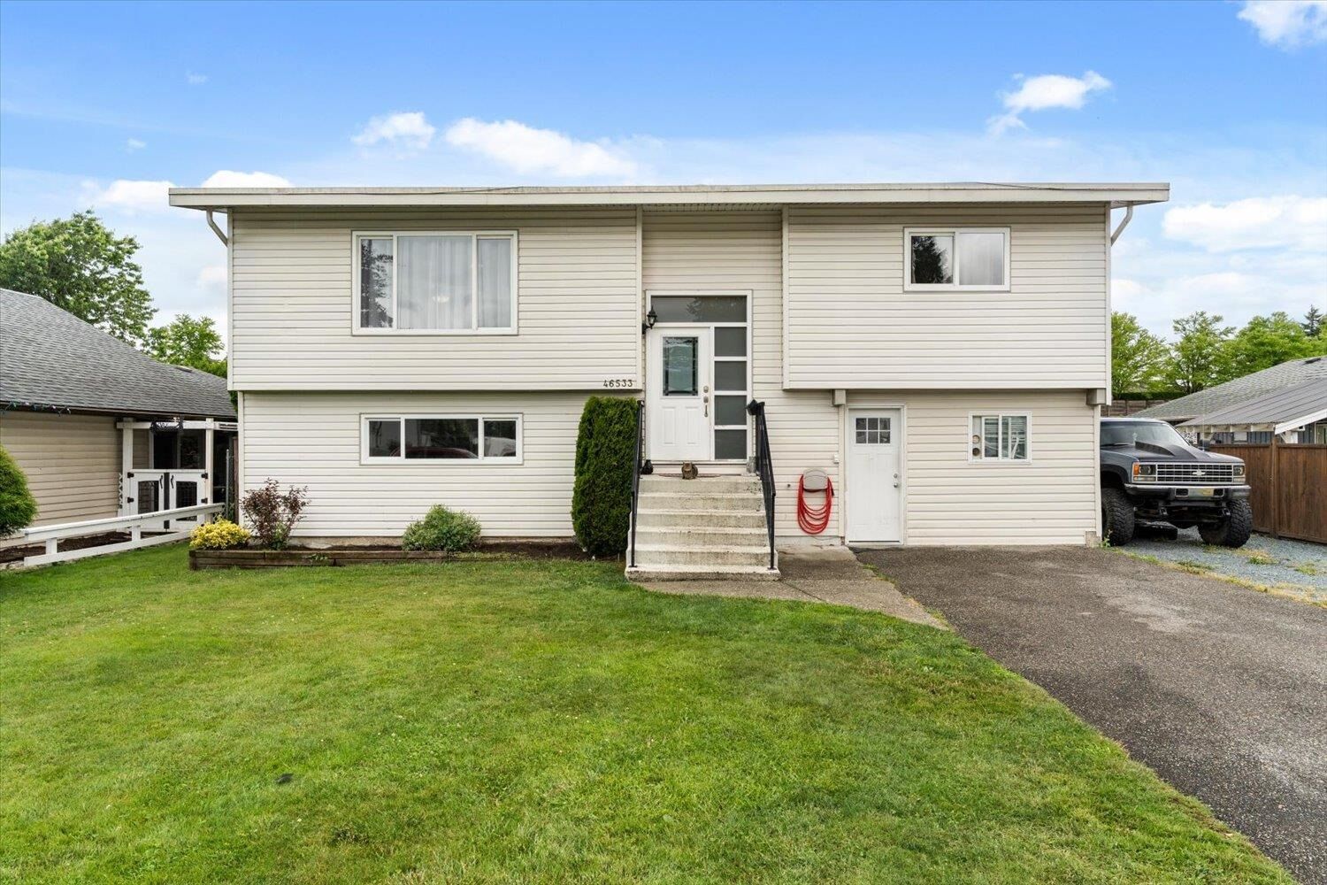 Photo de la propriété:  46533 Darlene Avenue  BC V2P 6W9 