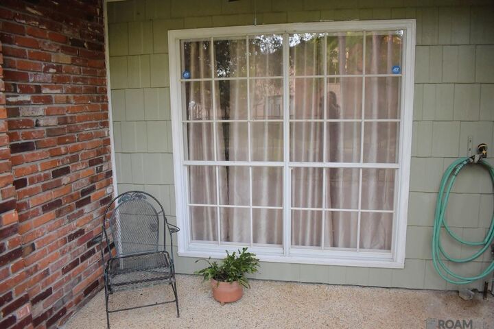 Property Photo: 5213 Heatherstone Dr LA 70820