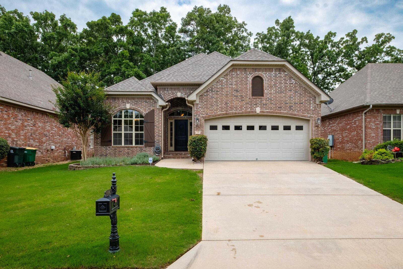 Property Photo: 5 Longleaf Cove AR 72223