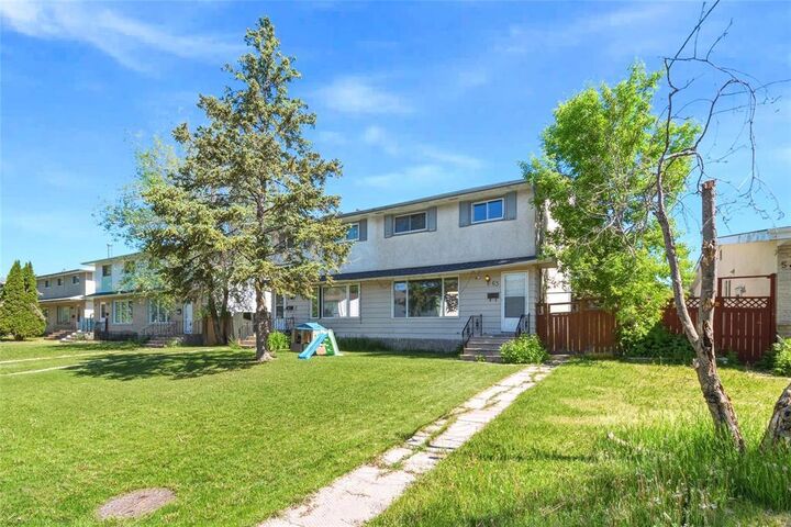 Property Photo: 63 Marlow Court MB R2P 0A5
