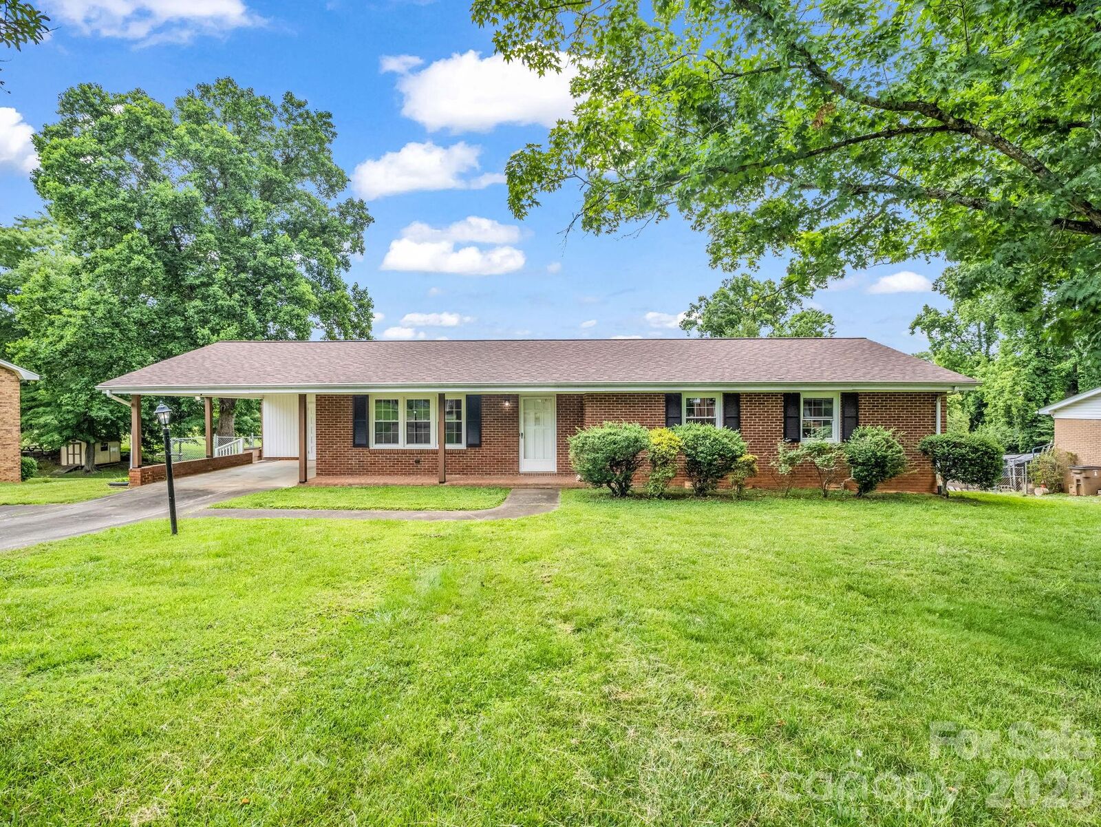 Property Photo:  2917 Poplar Circle  NC 28152 