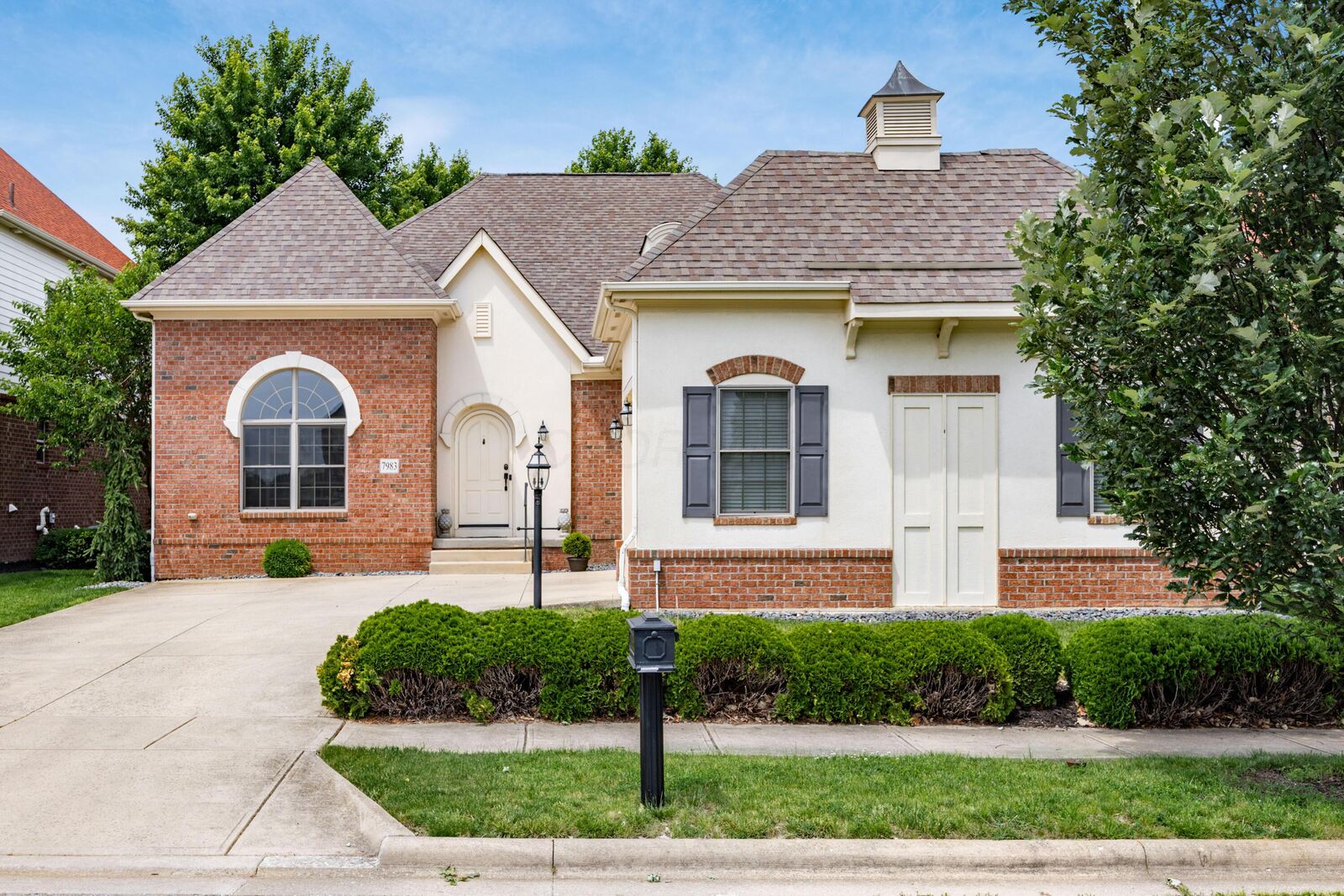 Property Photo: 7983 Oak Meadow Drive OH 43016