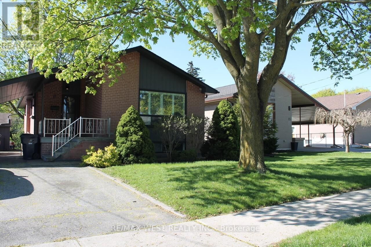 Property Photo: 11 Fletcher Place Main ON M9R 1K7