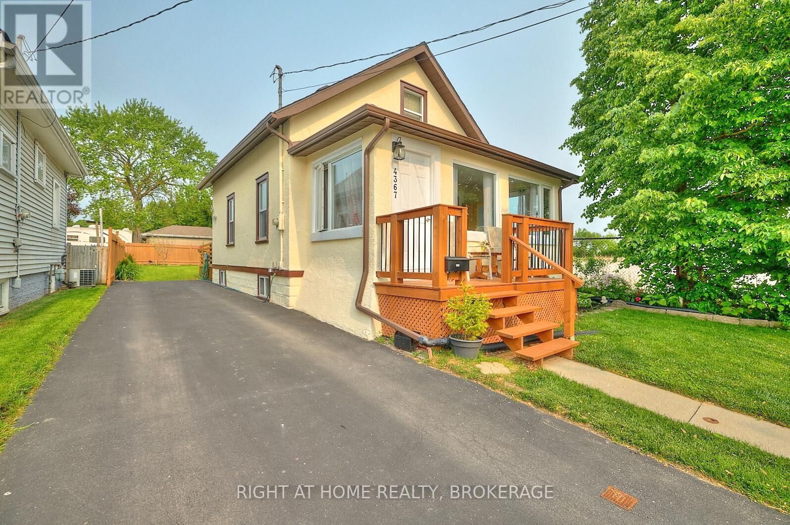 Property Photo:  4367 Homewood Avenue  ON L2E 4X3 