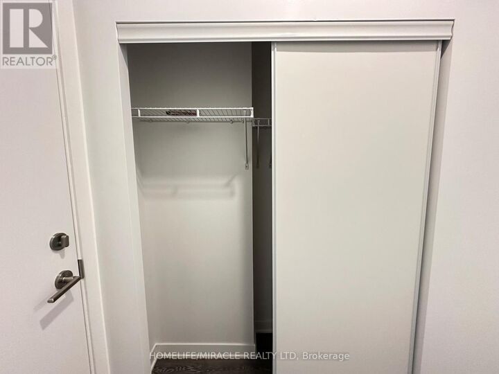 Property Photo:  10 Flavelle Trail 1003  ON L4L 1V8 