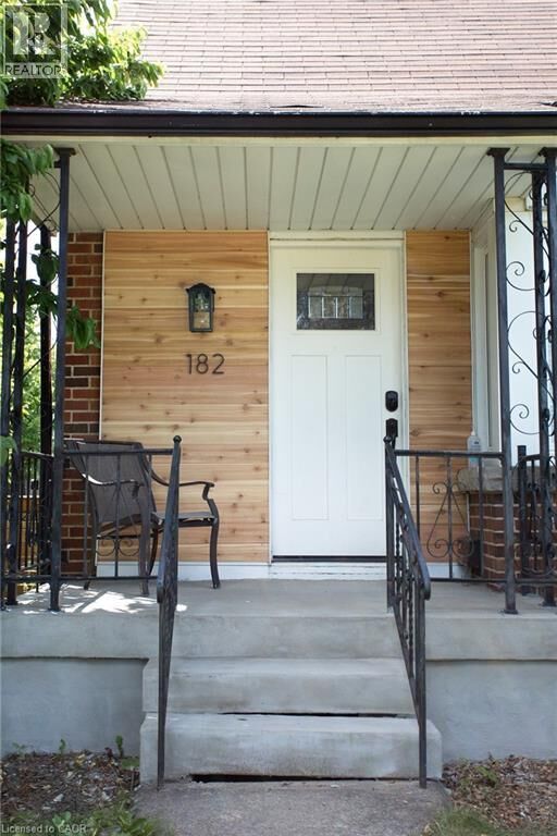 Photo de la propriété:  182 Erindale Avenue  ON L8K 4R4 