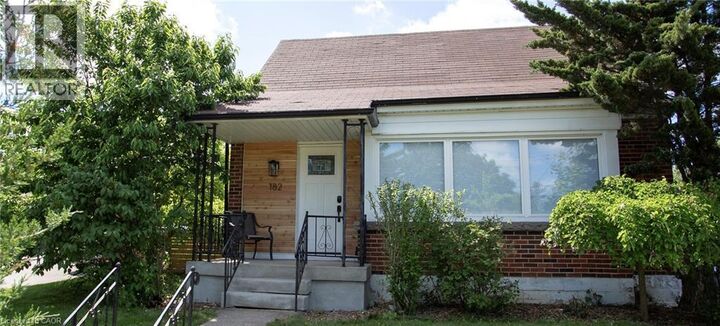 Photo de la propriété: 182 Erindale Avenue ON L8K 4R4