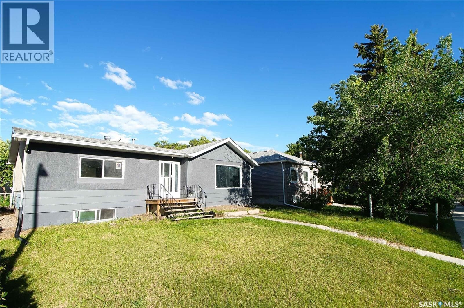 Property Photo: 425 Montreal Street SK S4R 1L4