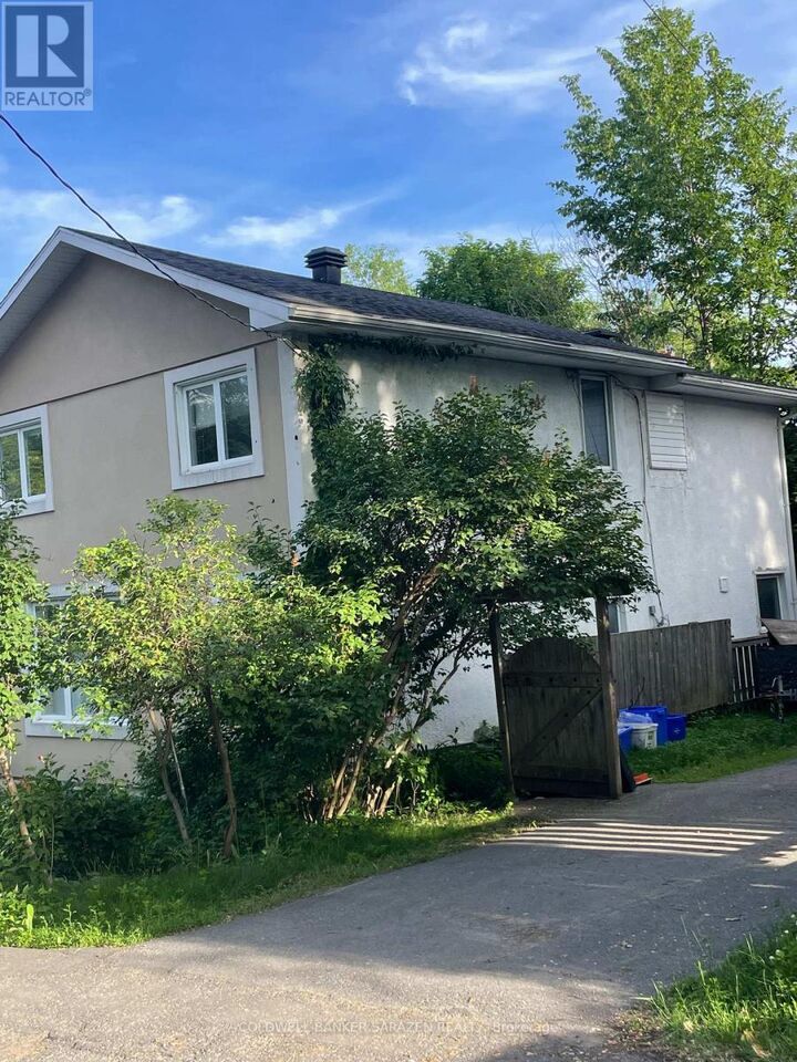 Property Photo: 448 Green Avenue ON K1M 1K9