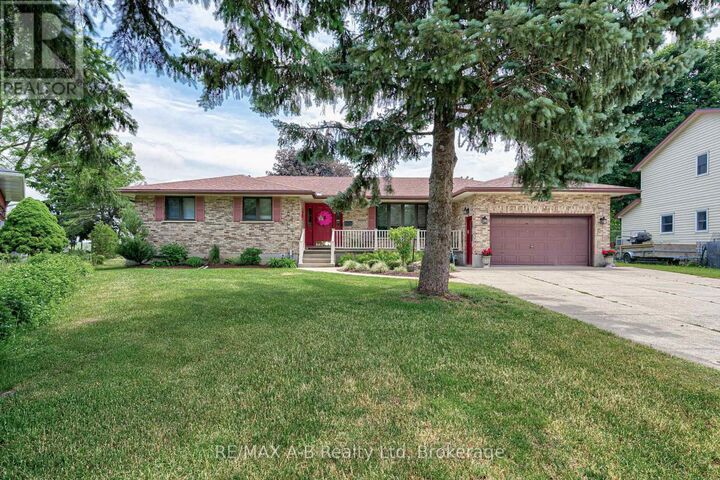 Property Photo: 137 Mitchell Court ON N0K 1N0