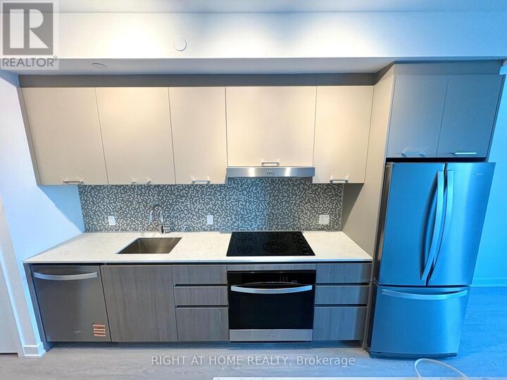 Property Photo:  8188 Yonge Street 221  ON L4J 0M2 