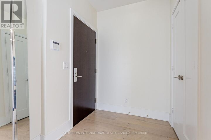 Property Photo:  70 Roehampton Avenue 2014  ON M4P 1R2 