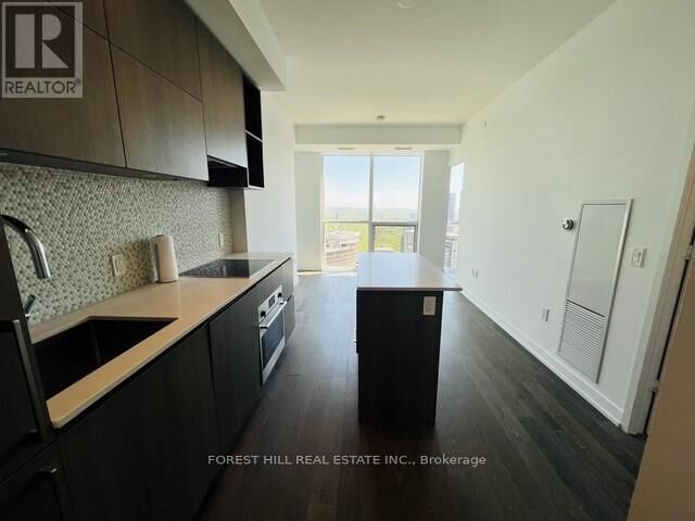 Property Photo: 1 Yorkville Avenue 3709 ON M4W 0B1