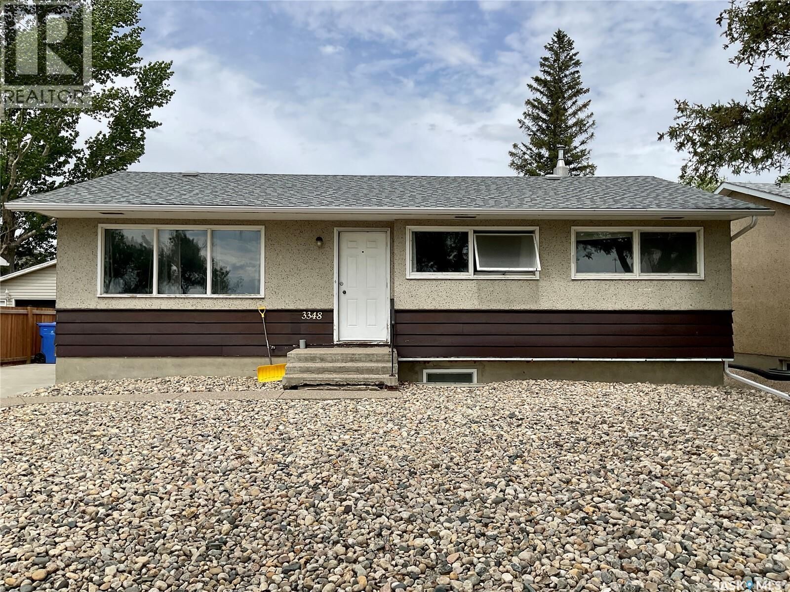 Property Photo:  3348 Grant Road  SK S4S 5H5 