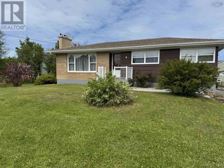 4 Macaulay Avenue — photo 1