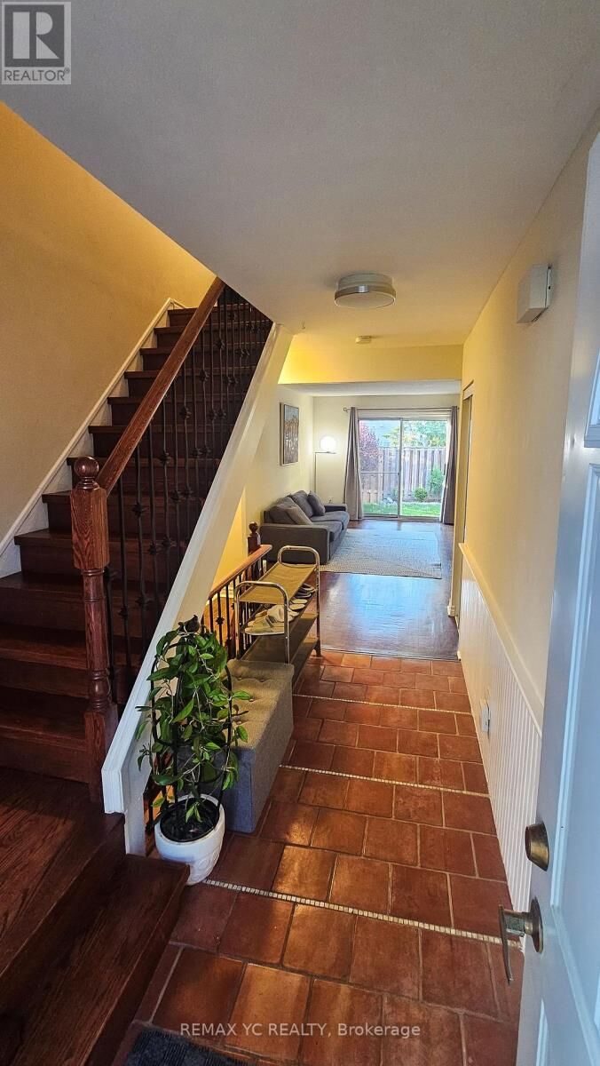 Property Photo:  8 Reith Way 385  ON L3T 5C7 