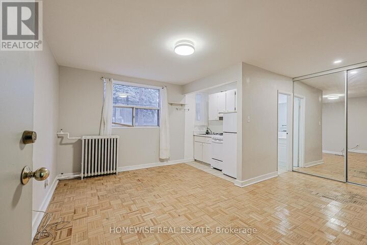 Property Photo:  33 Maitland Street 303  ON M4Y 1C8 