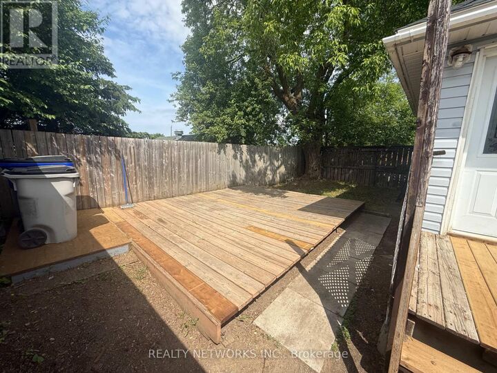 Property Photo:  75 Maple Street North  ON P4N 6B5 