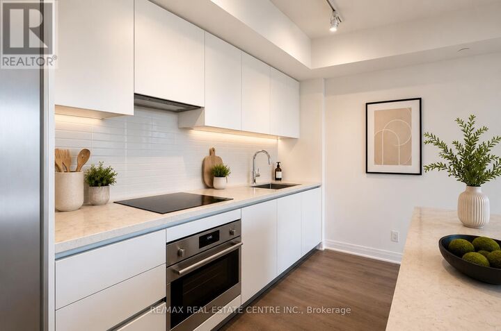 Property Photo:  4015 The Exchange 5903  ON L5B 0N9 