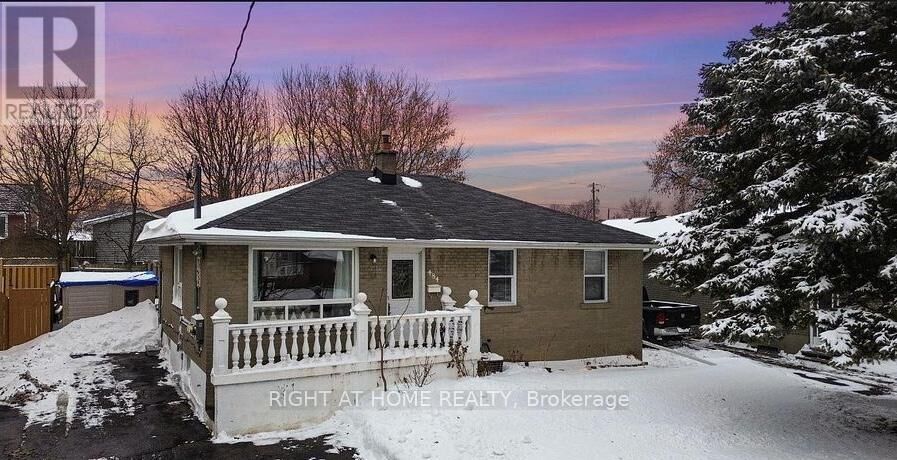 Property Photo:  484 Phillip Murray Avenue Lower  ON L1J 1H5 