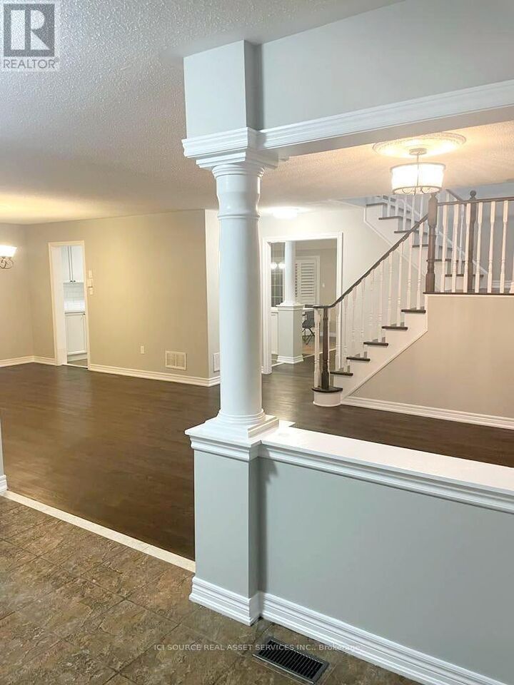 Property Photo:  1579 Coldstream Drive Upper  ON L1K 3B5 