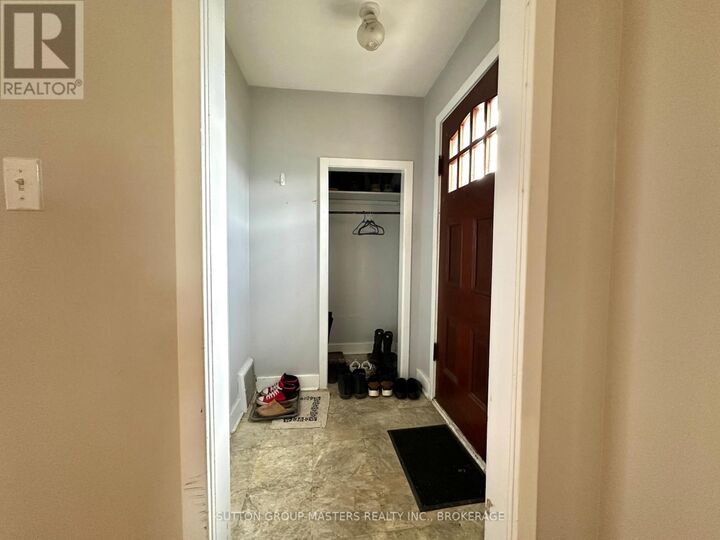 Property Photo:  1668 Victoria Street  ON K7M 5K3 