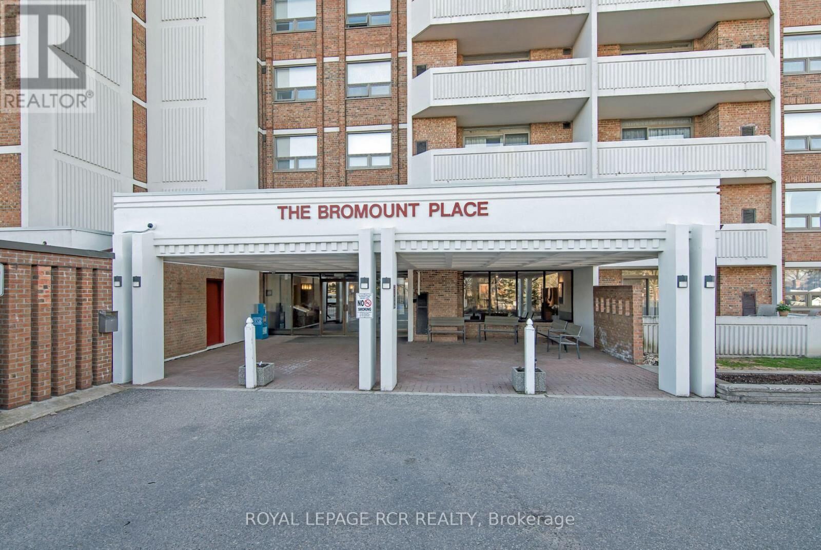 Property Photo:  8 Fead Street 812  ON L9W 3X4 
