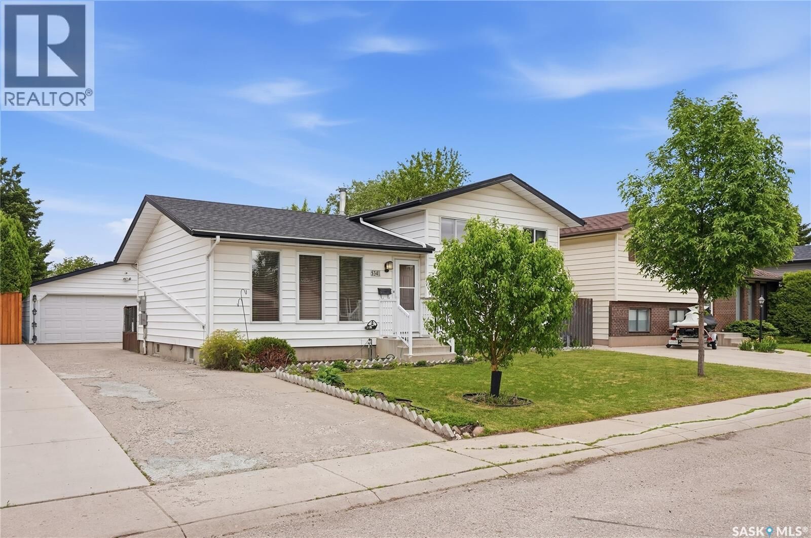 Property Photo:  534 Nesbitt Lane  SK S7L 6K9 