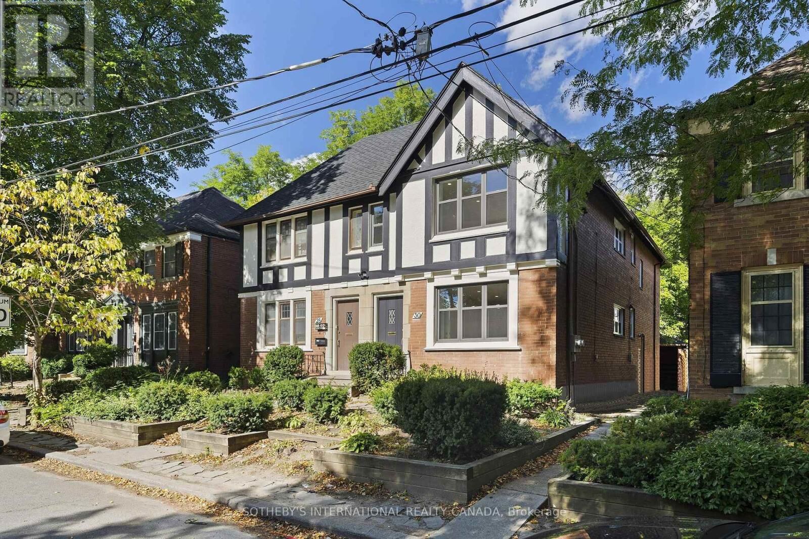 Property Photo:  30 Strathgowan Avenue Upper  ON M4N 1B9 
