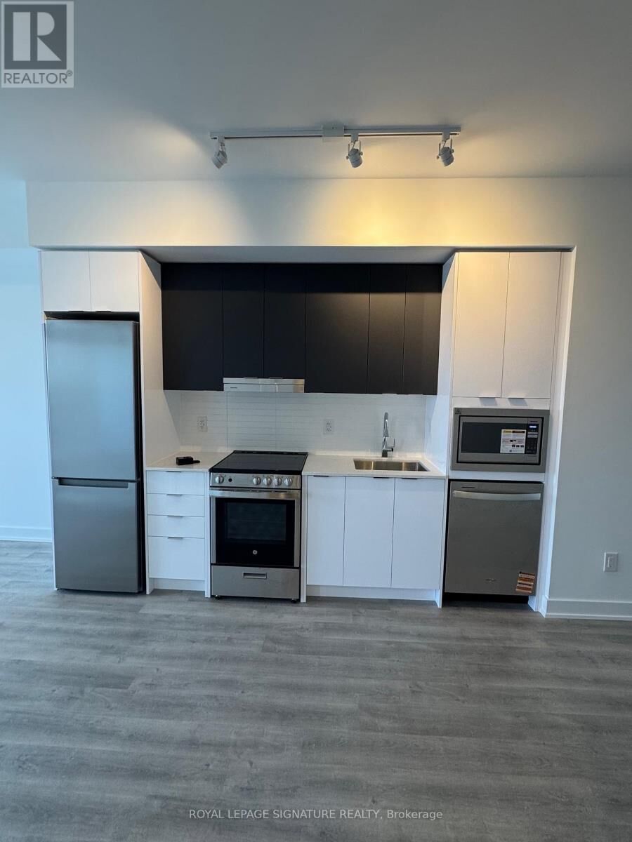 Property Photo: 5105 Hurontario Street 812 ON L4Z 3X7