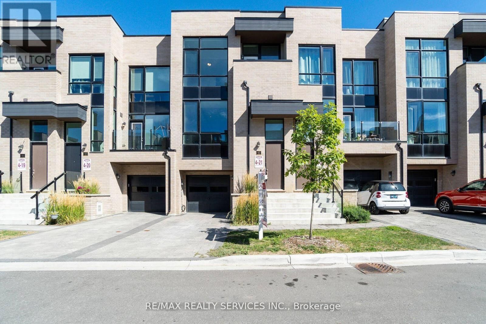 Property Photo:  42 Pony Farm Drive  ON M9R 0B3 