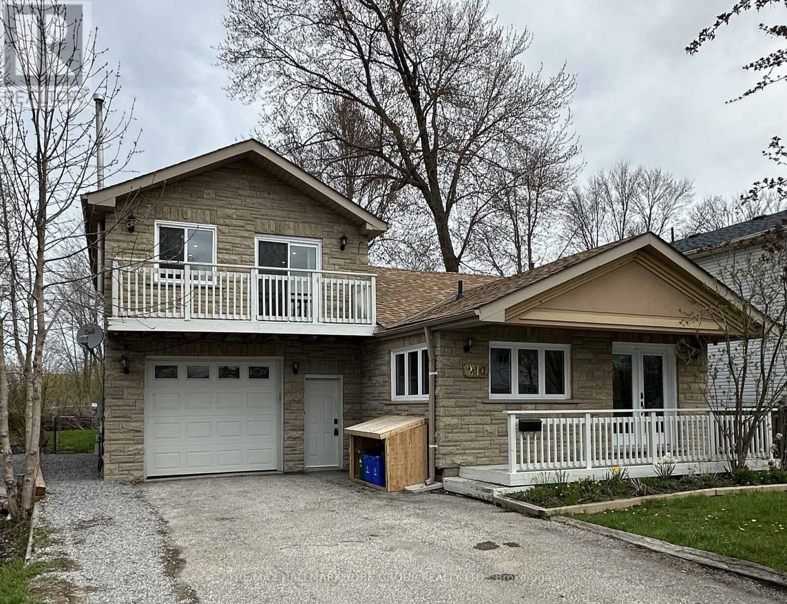 Property Photo:  210 Way'S Bay Drive #Upper  ON L4P 2M7 
