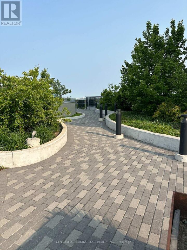 Property Photo: 3121 Sheppard Avenue East 827 ON M1T 3J7