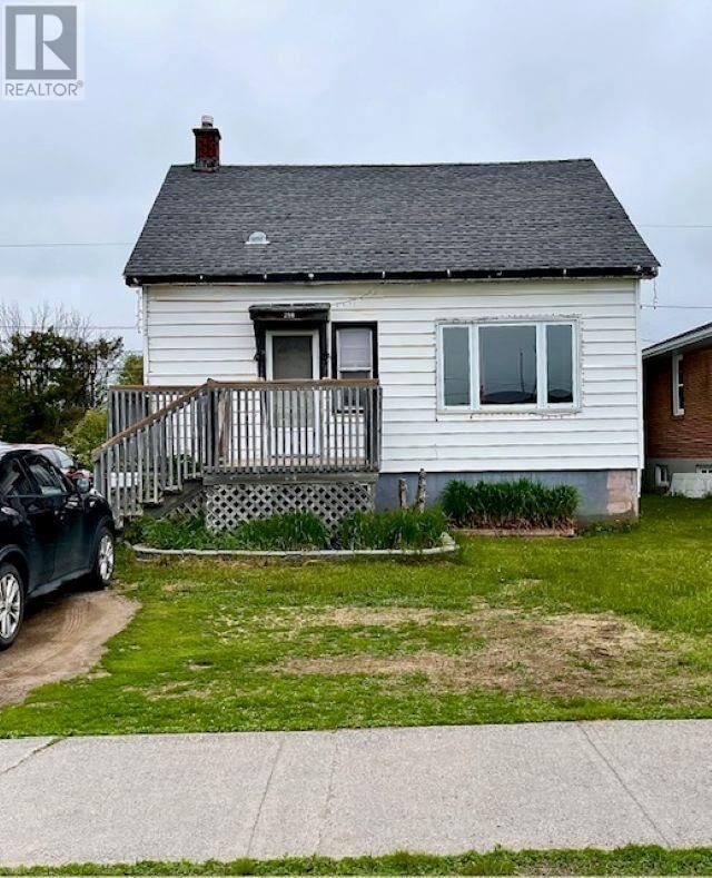 Property Photo: 258 Algonquin Ave S ON P7B 4T6