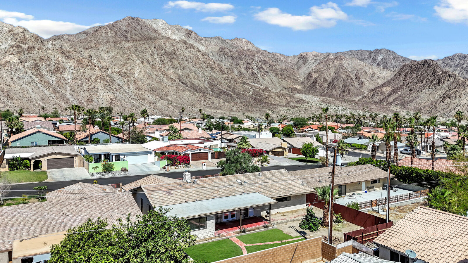 Property Photo: 53780 Avenida Diaz CA 92253