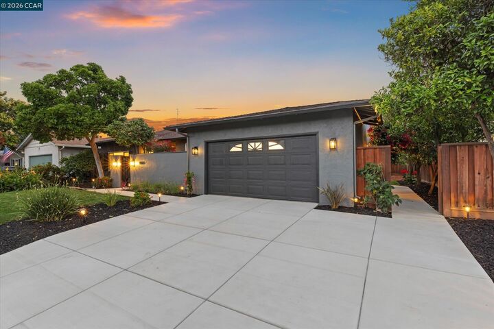 Property Photo: 1566 Dianda Dr CA 94521