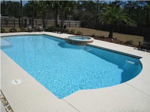 Property Photo: 2136 Smallwood Drive FL 32566