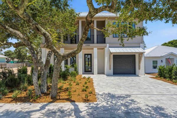 Property Photo:  21522 Dolphin Avenue  FL 32413 