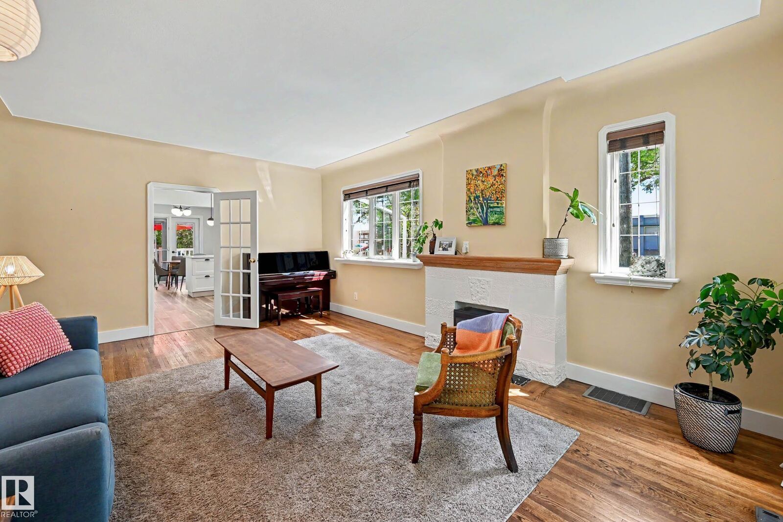 Property Photo:  11603 71 Street NW  AB T5B 1W3 