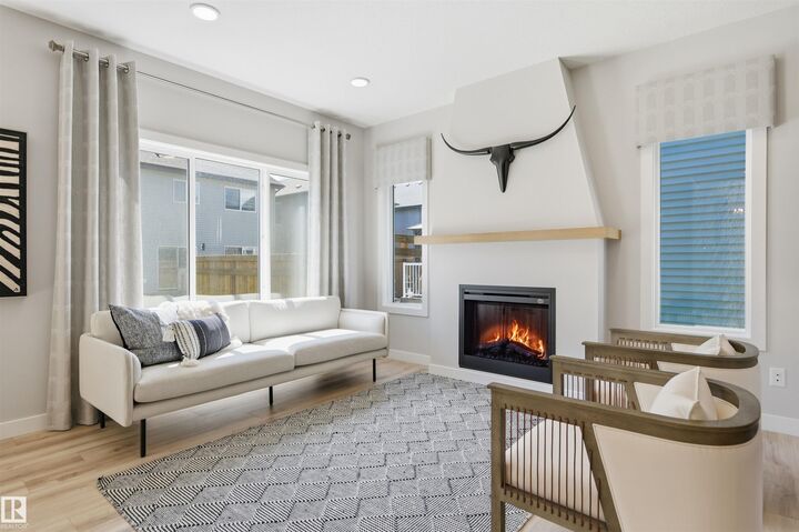 Property Photo:  3243 Dixon Way SW  AB T6W 5K9 