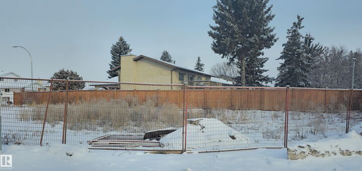 Property Photo:  6004 19A Avenue NW  AB T6L 1L8 