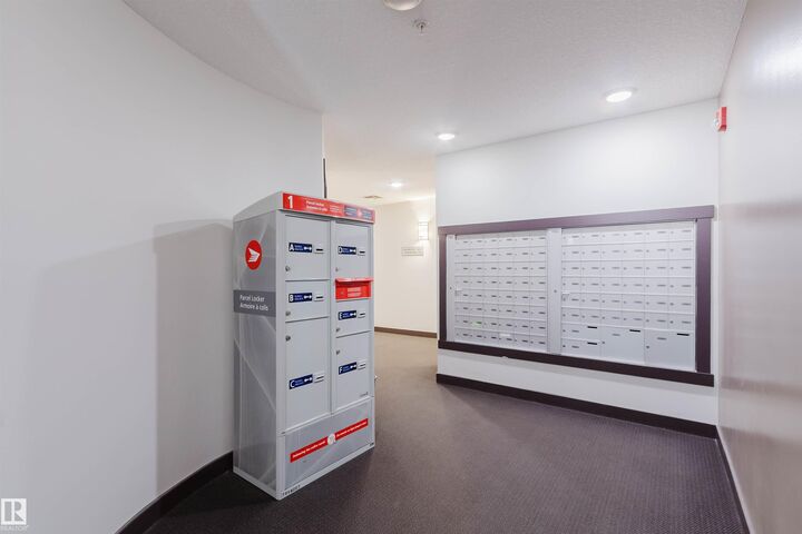 Property Photo: 3670 139 Avenue NW 402 AB T5Y 3N5