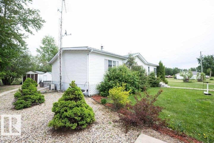 Property Photo: 4903A 47 Avenue AB T0G 1H0