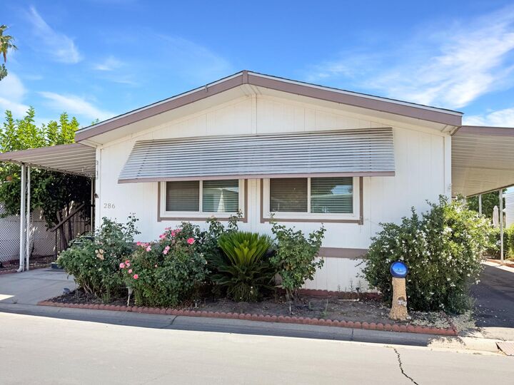 Property Photo: 2706 W Ashlan Avenue 286 CA 93705