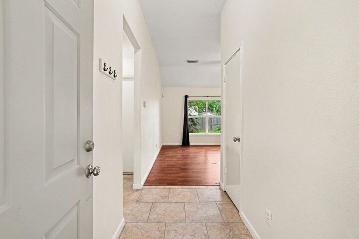 Property Photo: 135 Kellyn Oaks Drive TX 77306