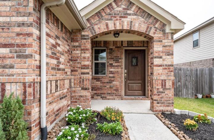 Property Photo:  8314 Broadleaf Avenue  TX 77521 