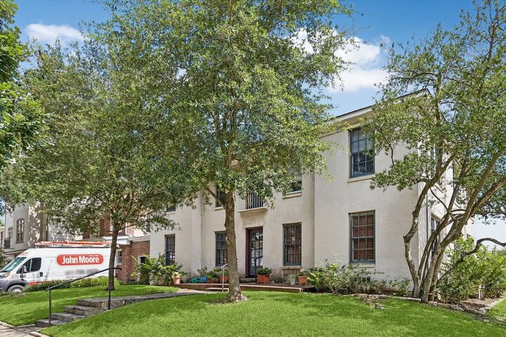 Property Photo:  1657 Bonnie Brae Street  TX 77006 