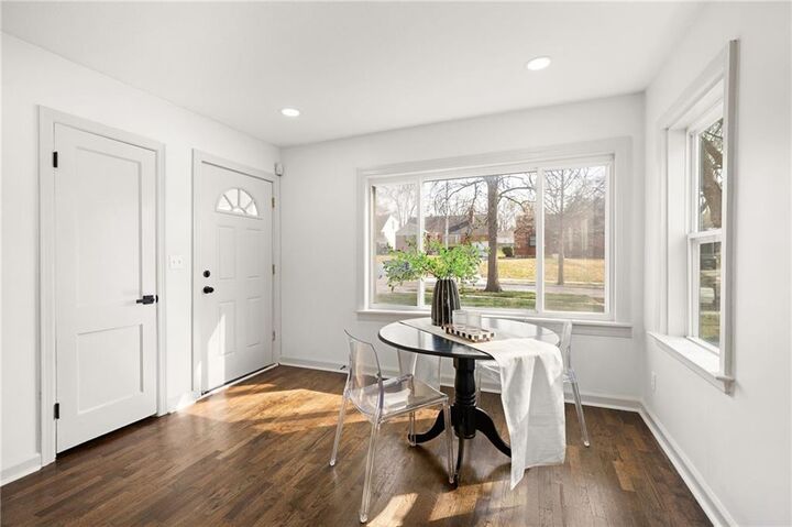 Property Photo: 822 E 72nd Street MO 64131