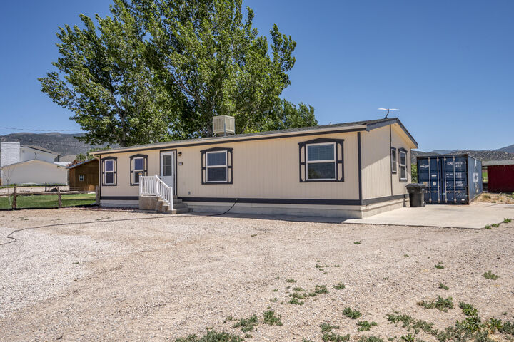 Property Photo: 255 W 3000 N UT 84721
